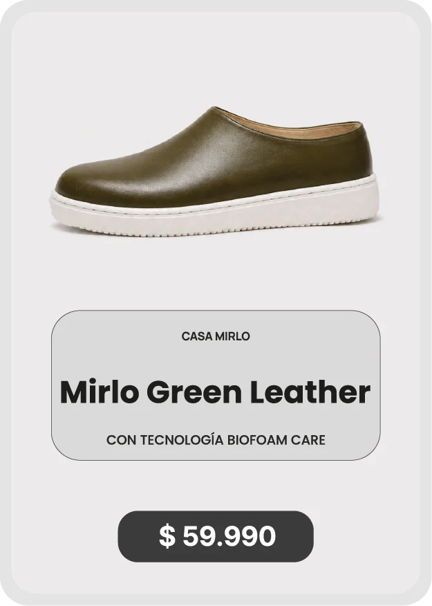 Zapatilla de descanso Mirlo Green Leather de cuero verde de Casa Mirlo