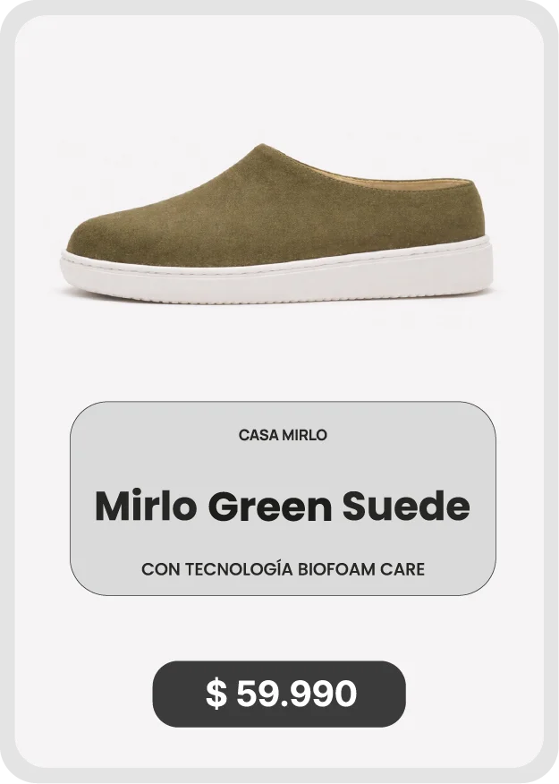 Zapatilla de descanso Mirlo Green Suede color verde de Casa Mirlo